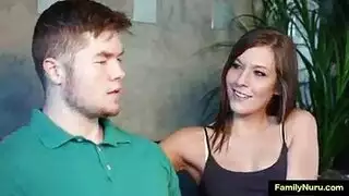 اخته تدلك زبه و تهيجه ثم يمارسان سكس المحارم