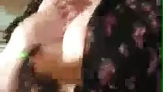 أم حقيقية ووالدته الأليفة اللطيفة