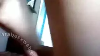 قحبة مصرية ترضع زب حبيبها و هي فوقه و مص ساخن جدا