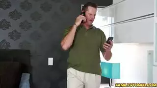 وجه الديك اللعين بأيدي الأوبرا