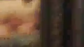 ركوب الديك في لباس ضيق في الطبيعة.