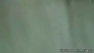 اشتعلت بلدي أخي وصديقته اللعب.