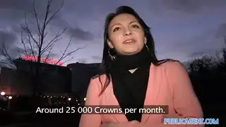 الساخنة سمراء عاهرة النقدية يحصل قصفت نقدا
