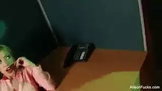 يحرث حليف تايلر بواسطة