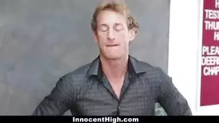 المشاغب فتاة المدرسة الكلية ومعلمها