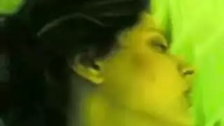 زوجةهايجة هربانة من جوزها