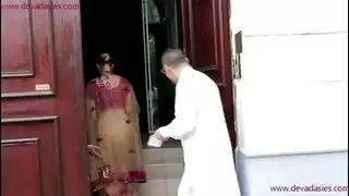 اغتصاب هندية ساخنة من زوج هنود فحول