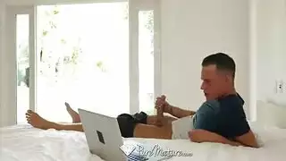 الشعر الأحمر مع شعرها يريد تدريب ديك لها إلى استمناء الجار