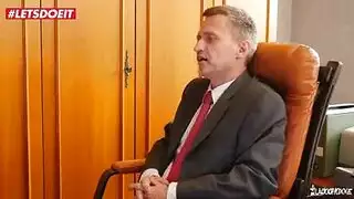 القضيب الكبير في كس صغير و ضيق