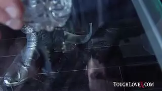 أبرشية جُردت من ملابسها واستغلها كاهن منحرف
