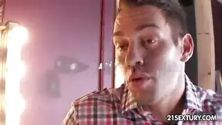 أنا نفسية مع كبير الثدي، يا عزيزي