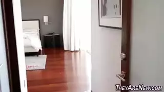 أخ ينيك أخته حتى يقذف على كسها