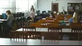 جميلة باريس بلوم تستغل من قبل وكيلها السري