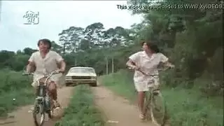 يغتصبها في الطريق و ينيكها بقوة على الارض و يعريها
