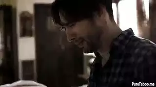 زوج امها الطبيب الساخن يهيج على كسها المشعر البنوتي و يفقعها نيك و تكيفه مص