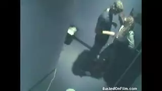 نيك جامد نار في رواق الفندق مع عامل التنظيف