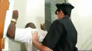 نيك جامد مع شرطية مثيرة تريد الزب الاسود في ثقبتها