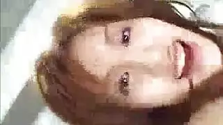أدوات مورو كوغار ابنتها بأصابعها.
