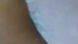واحد بينيك واحدة فى الخرابة عندهم سنه