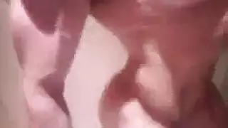 فتيات الصالة الرياضية الهواة مع منحنيات في الهرات