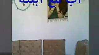 عربي تترجاه بس فشخها ونزل لبنه بطيزها وهي بتبكي