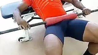 فاتنة الأسود العمل في سيارة أجرة