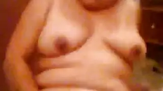 مونتيزوما يلعب مع نظيره الديك