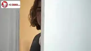 قحبة شقراء نار تتناك من شاب امام صديقته