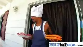 قرنية شقراء ليزا تهب والبول.