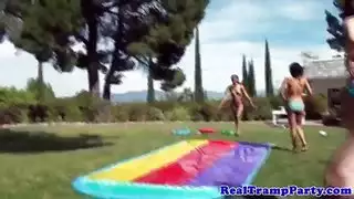 دعني أقذف بها على الطريق