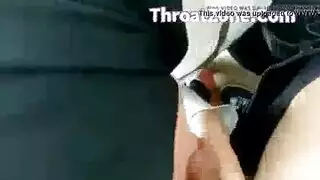 مراهقة عربية تسمح لصديق ابنها بمداعبة مؤخرتها