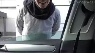 جد قرنية تلتقط لاجئًا سوريًا في ألمانيا