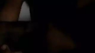 تلعب شوكولاتة دومينا معها الفرعية مع كس حلقها.