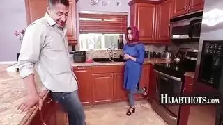 فتيات الحجاب يطيعون رجل المنزل | الحجاب