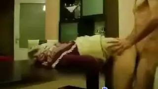 فتاة عربية صغيرة مارس الجنس في المؤخرة لأول مرة