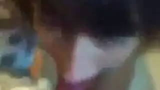 مدلكة الغش على رجلها مع الرقيق