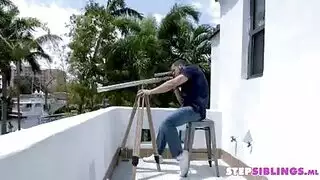 وشم الظلام مراهقون في سن المراهقة لعب عقلها