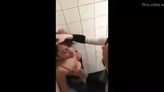 جزائريات يمارسن السحاق في حمام النادي الليلي