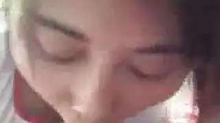 هواة صيني هو مص ديك في الحديقة المحلية، أمام مكان النار