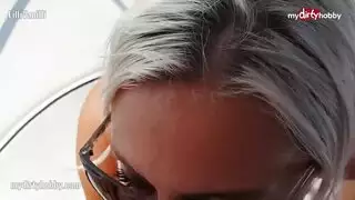 ممارسة الجنس على القارب مع امرأة شقراء قرنية