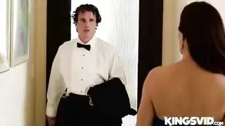 سكس ثلاثي في ليلة الدخلة والعريس ينيك زوجته وأمه