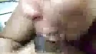 أحمر الشعر الساخن مص على حبيبها.