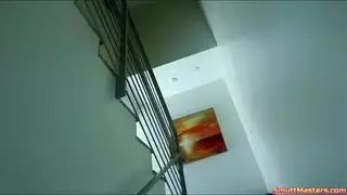 الأزرق خنق العينين شقراء على دسار ضخمة