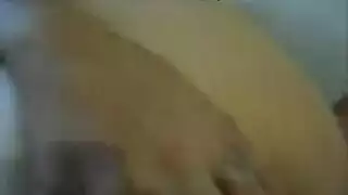 نيك طيز مرتعد بزب صلب طويل يدخل فتحة الشرج في نيك ساخن