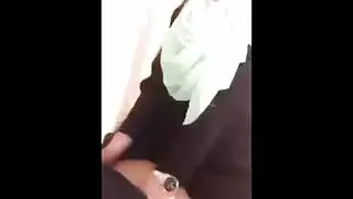 محجبة ماليزية تركب زبر صديقها وممحونة خالص