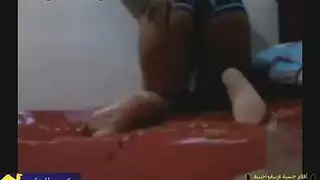 سكس مصري متناكة تلعب بالخيارة و توسع كسها