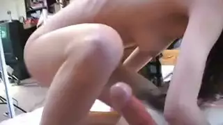 تدليك بازوكا كلاين أوم جائع بالحمام