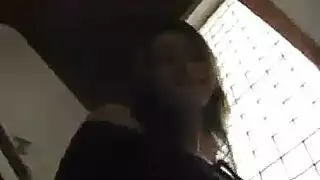 وجهة نظر غريب فاتنة مخفوقة على الأرض.