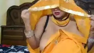 امرأة مفلس في جوارب سوداء ، نزلت توري ستار وقذرت مع رجل من الحي