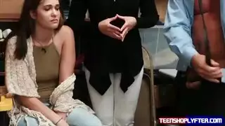 أمي بصورة عاهرة يحصل على أربعة الديوك السوداء